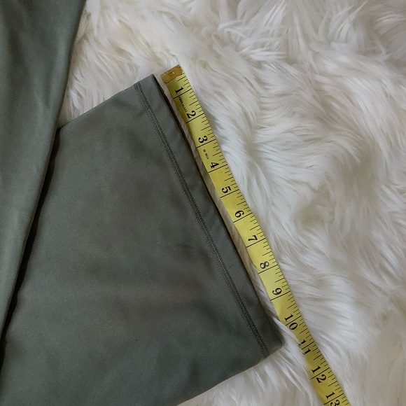 American Eagle Outfitters Size XL Everything Highest Waist Flare Leggings Olive - Picture 10 of 11